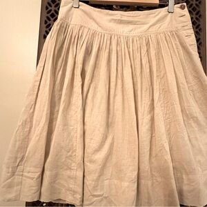 😍 GUC Banana Republic Cotton Pleated A-Line Skirt 😍
SZ 8
